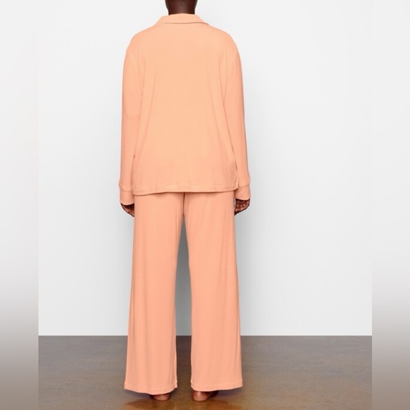 SKIMS Peach Lounge Pajama Set - Picture 4 of 4